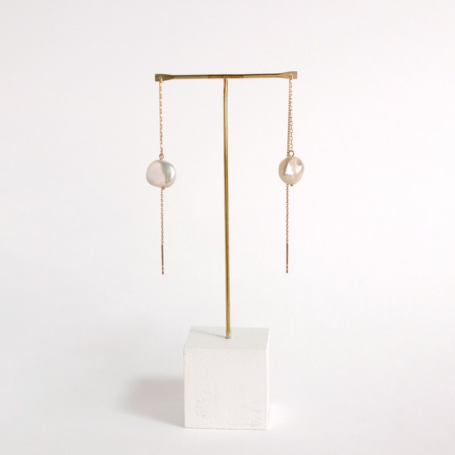 Chain pearl pierce