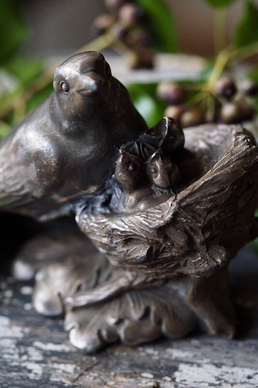 親鳥雛鳥、巣篭もりを-antique pewter bird objet | アンティーク
