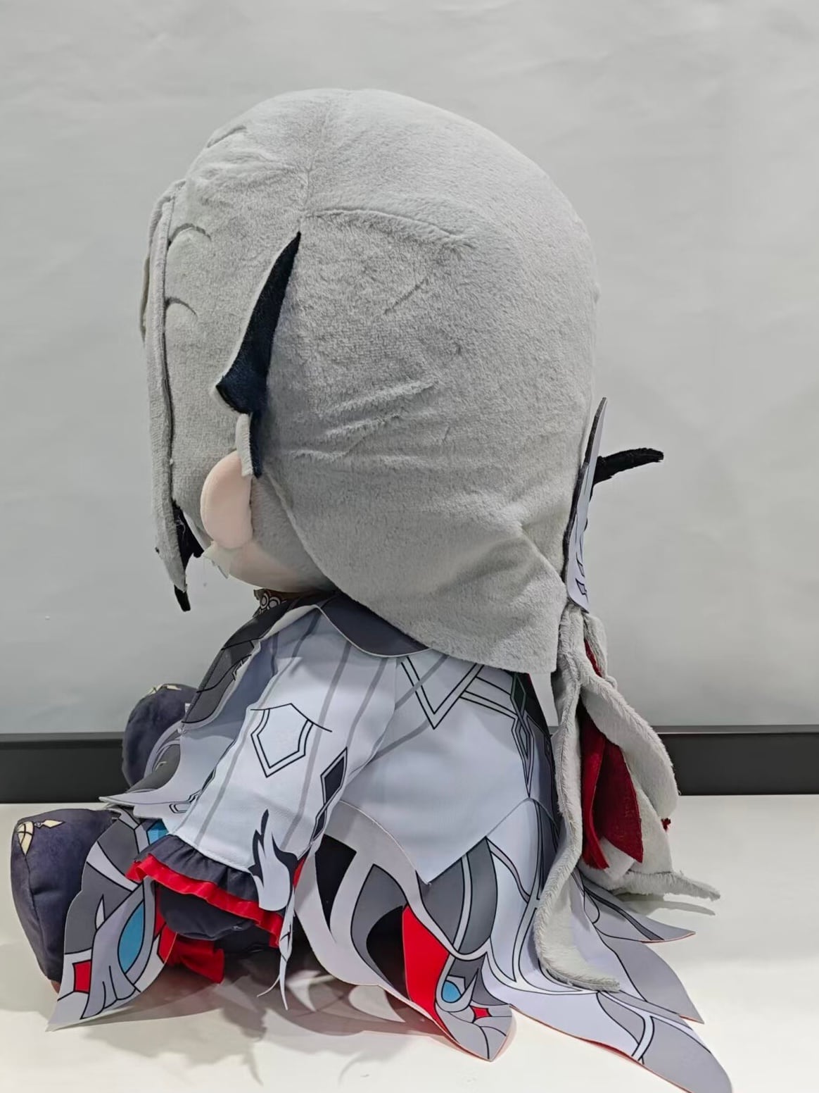 7日以内発送】原神 アルレッキーノ 召使 ぬいぐるみ 40cm 公式服付き