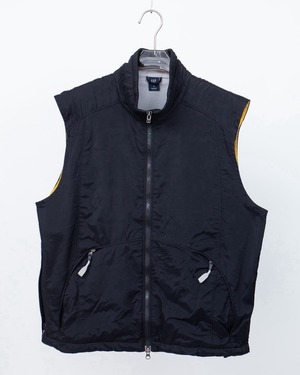 "GAP" design pocket soft shell zip up vest