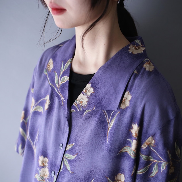 beautiful flower art pattern over silhouette h/s shirt