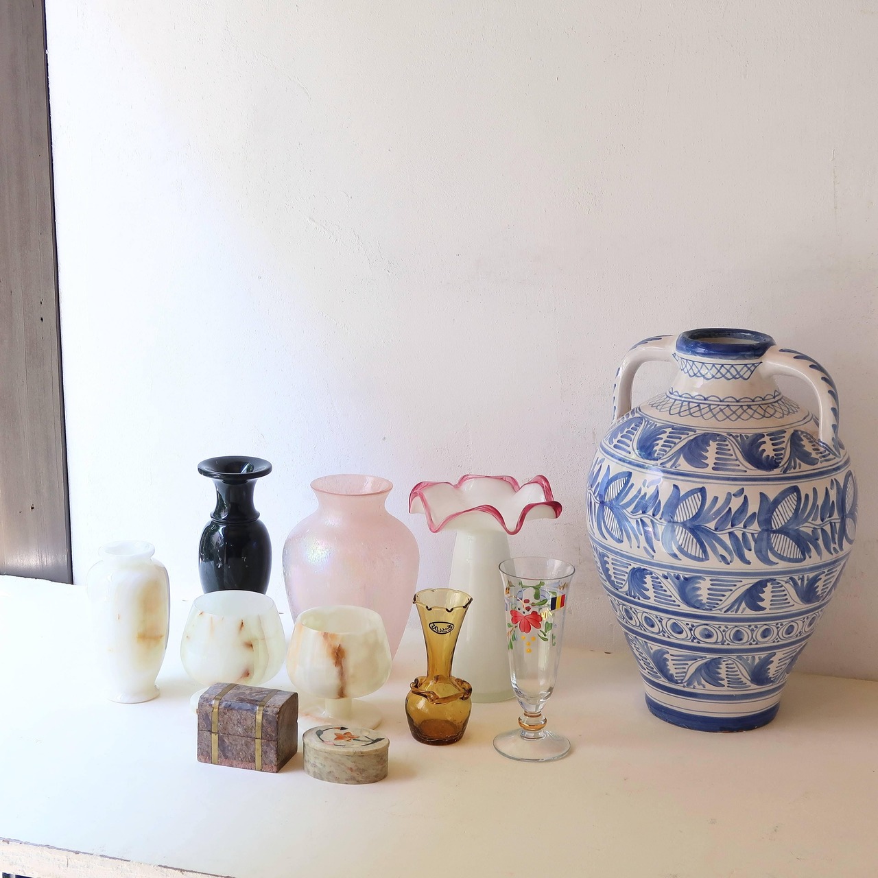 とうめいホワイトな丸石の花瓶