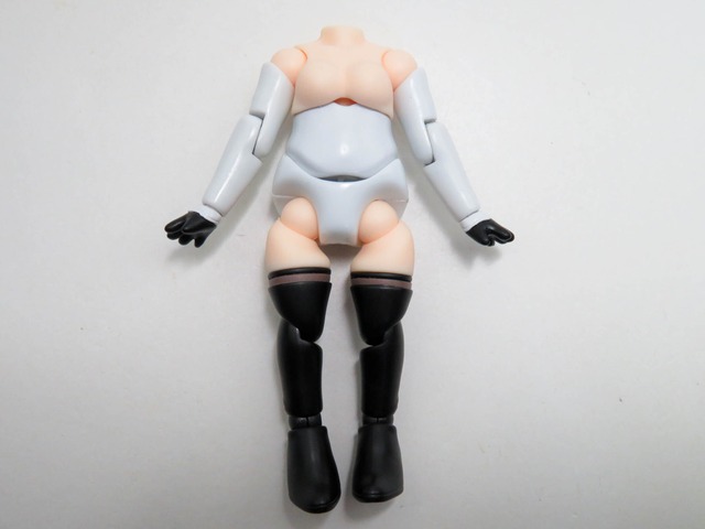 再入荷　ねんどろいどどーる 2B（ヨルハ二号B型） 素体