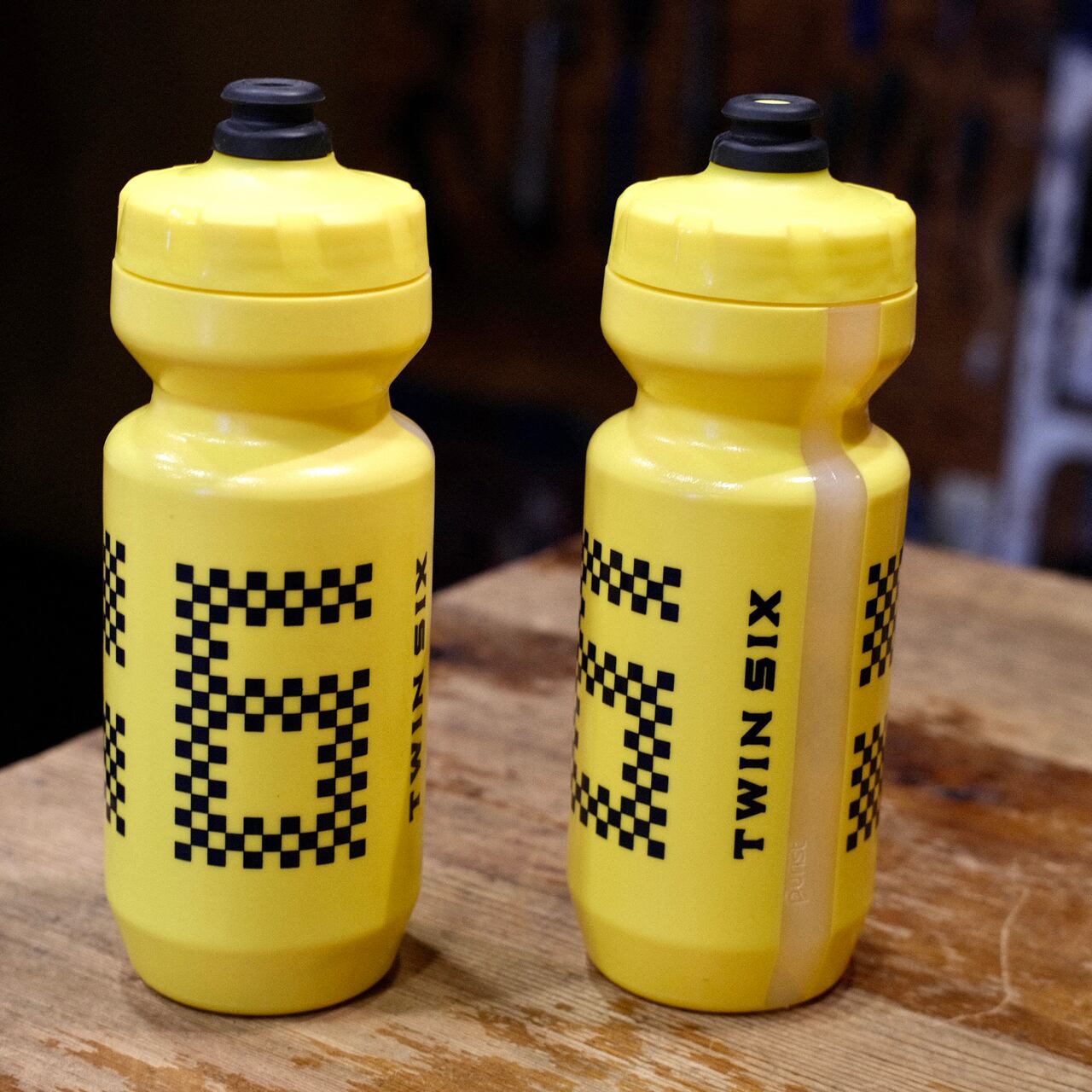 TWIN SIX ☆ WATER BOTTLE | whoo bicycles
