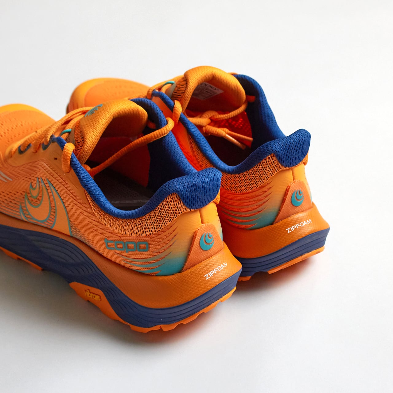 Topo Athletic（トポ アスレチック）M ULTRAVENTURE 5（ウルトラ