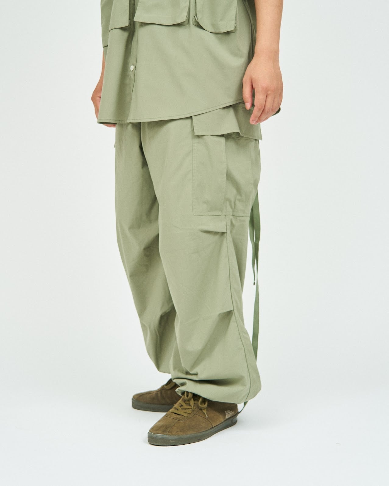 FreshService｜MICRO TYPEWRITER CARGO PANTS | 眠家オンラインストア