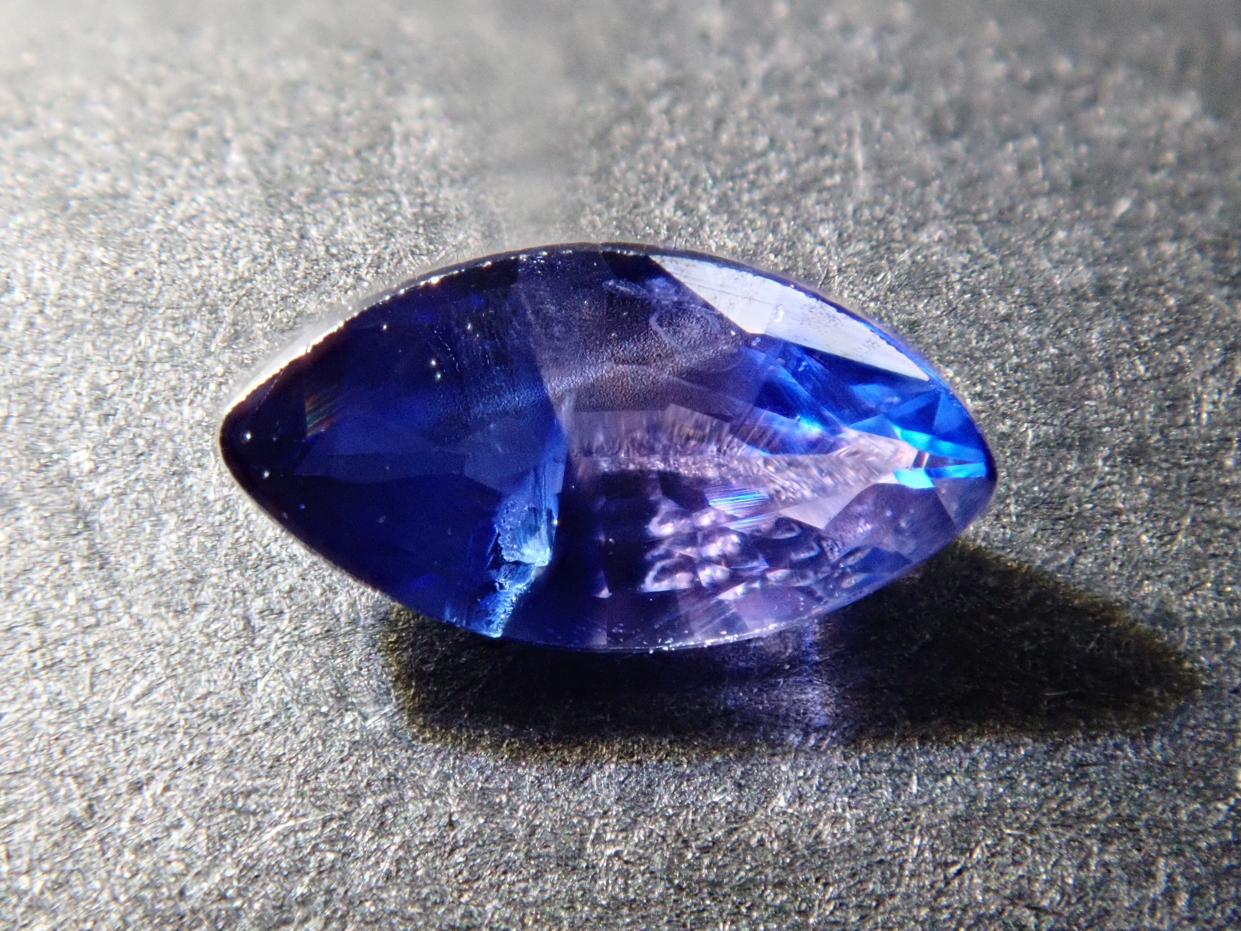 タンザニア産バイカラーサファイア 0.168ct