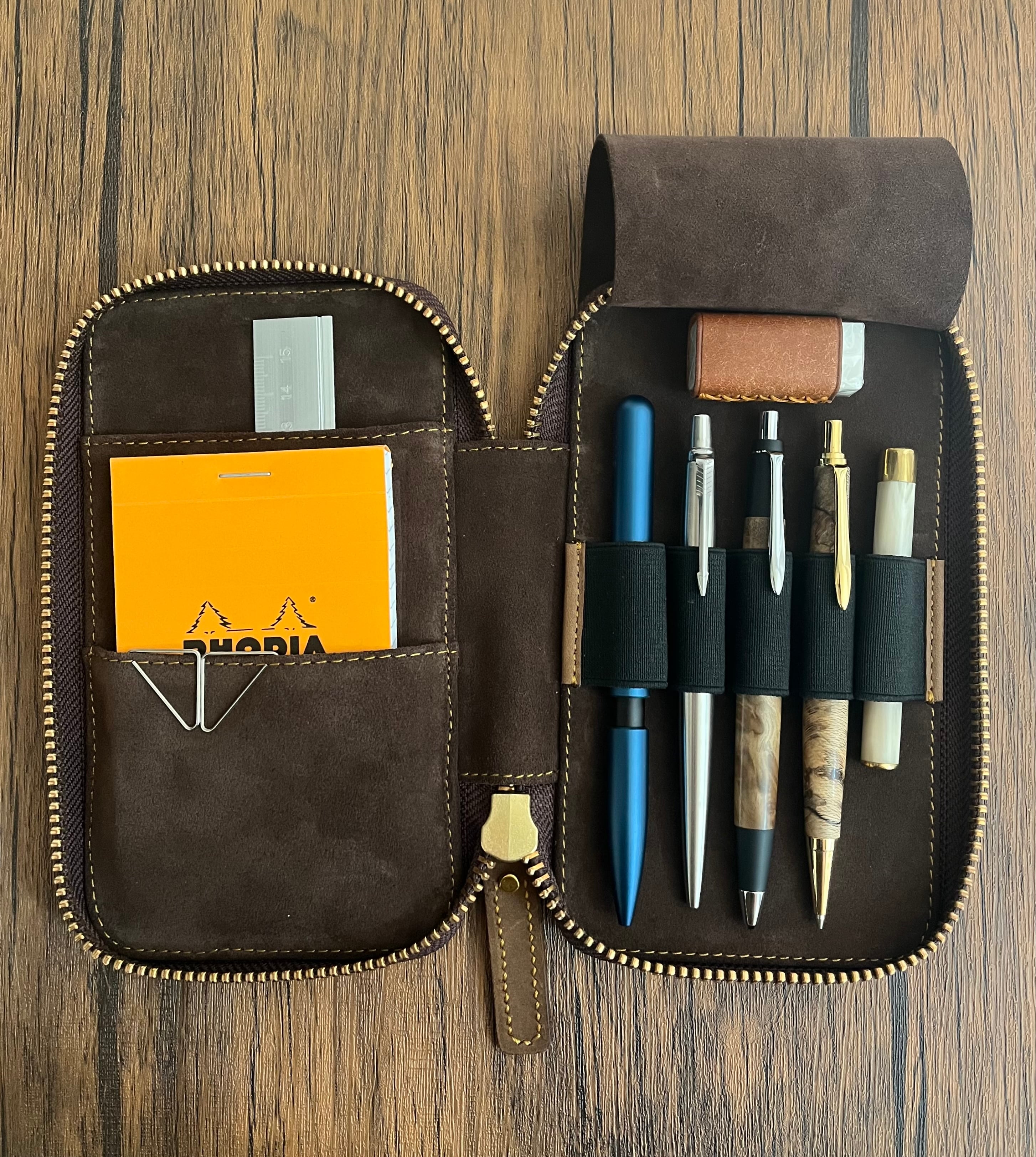 バハギア ペンケース ラウンドジップ型 5本挿 クレイジーホース