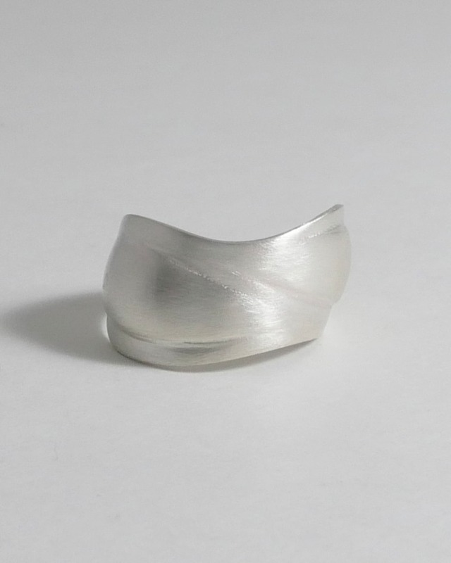 Form Ring 05