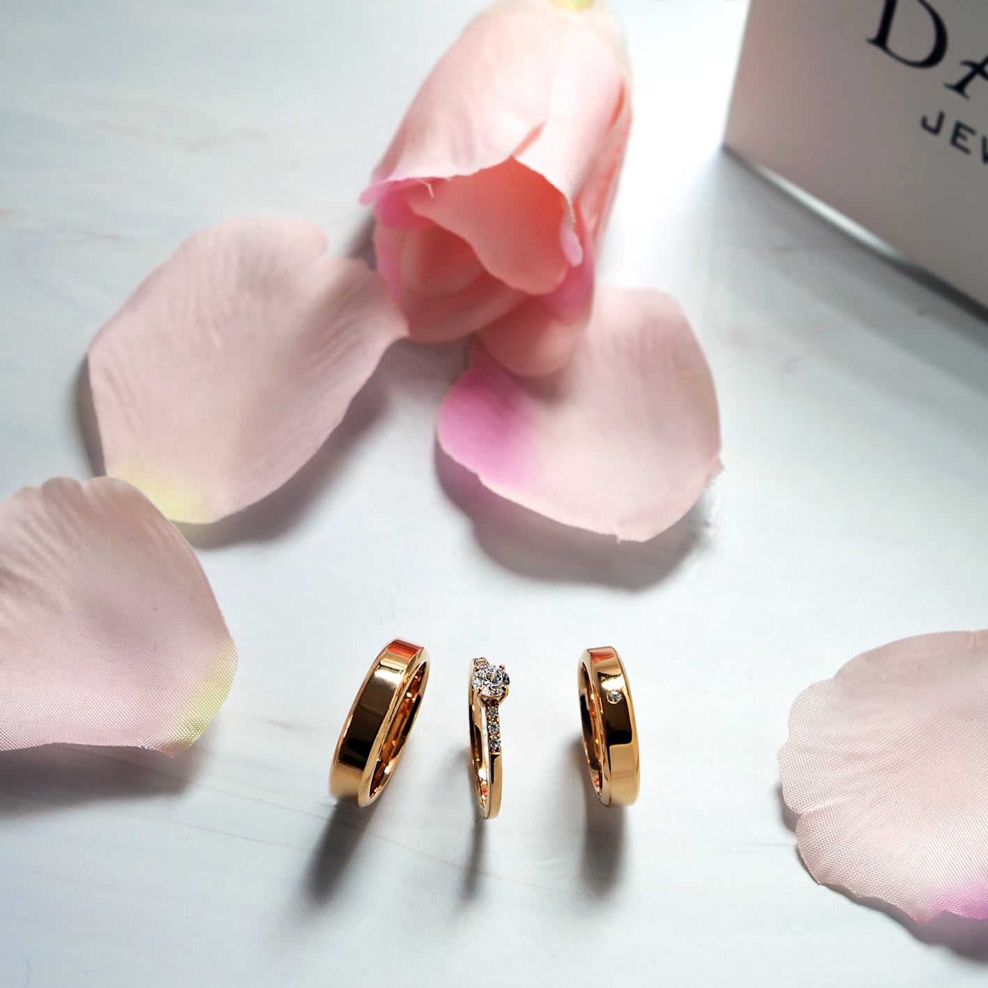 【K18ゴールド プラチナ エンゲージリング 婚約指輪】K18 Pt950 天然ダイヤモンド モアサナイト 婚約指輪 エンゲージリング シリーズ003