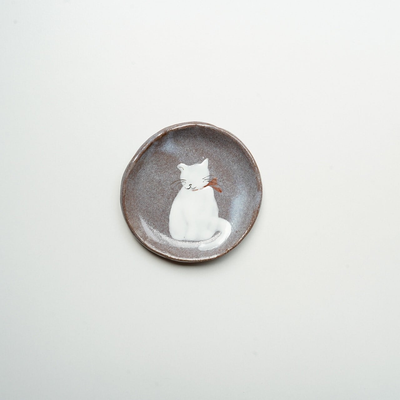 陶彩工房Canoe】シルエットねこ豆皿 A | ろにせら ギャラリーと雑貨のお店