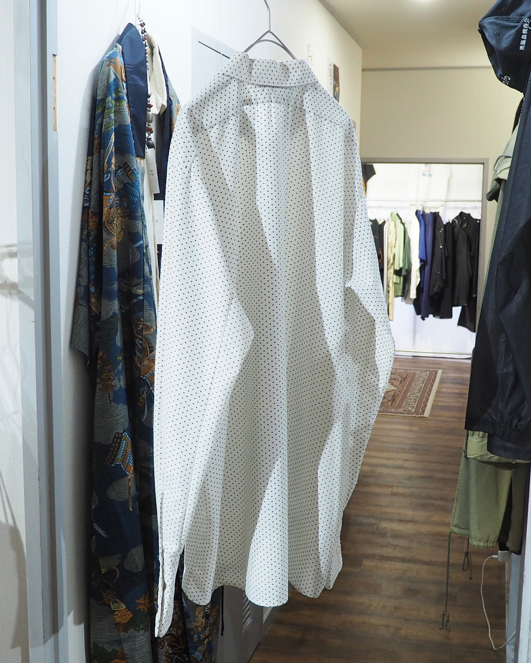 1970s ” Nyltest ” Dot pattern vintage Drape loose shirt