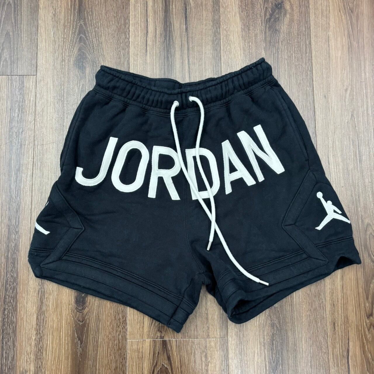 NIKE ジョーダン ニーナ ニナ シャネル ショート パンツ HF1650 NIKE ジョーダン ニーナ ニナ シャネル ショート パンツ HF1650 | LOTUS