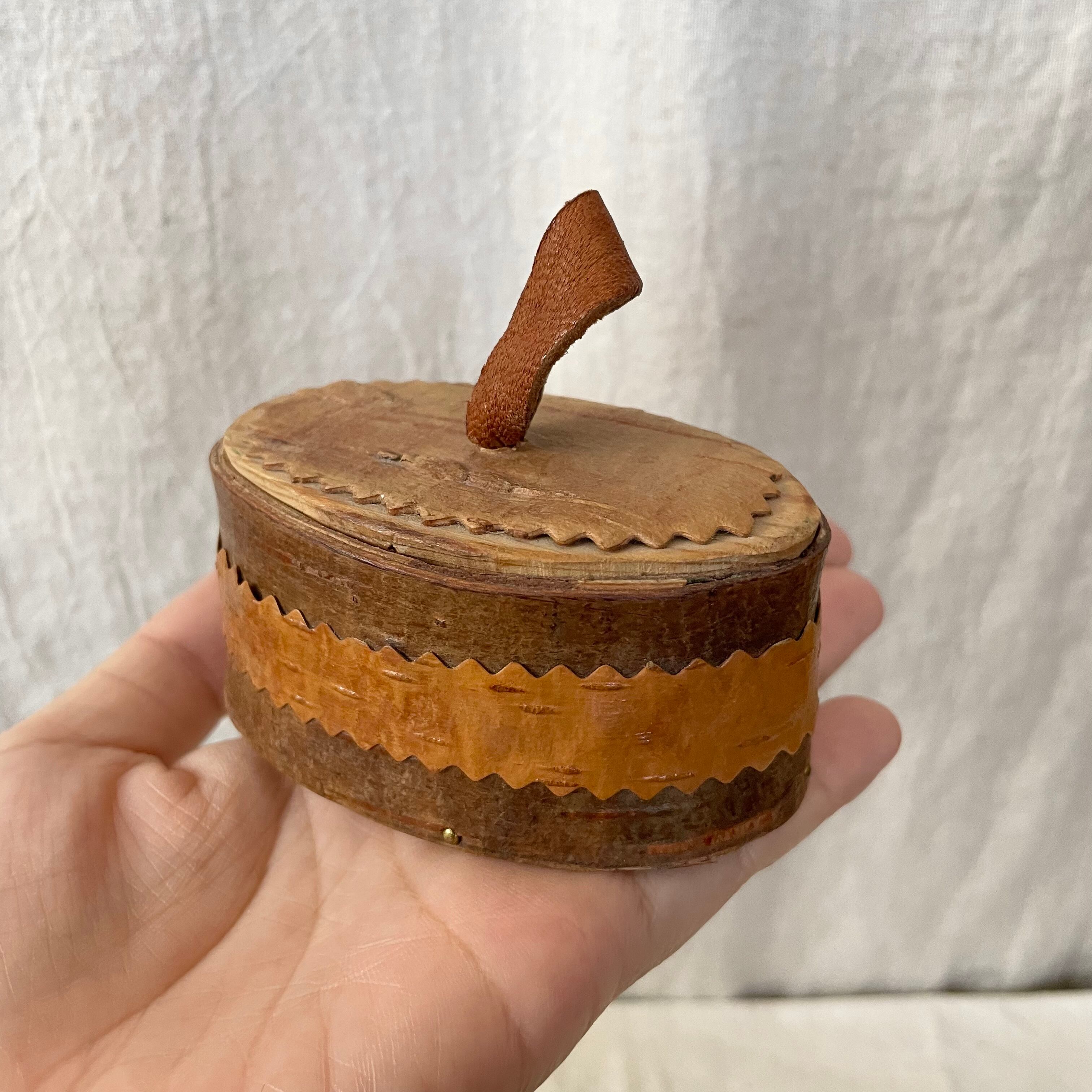 白樺の樹皮のいれもの22