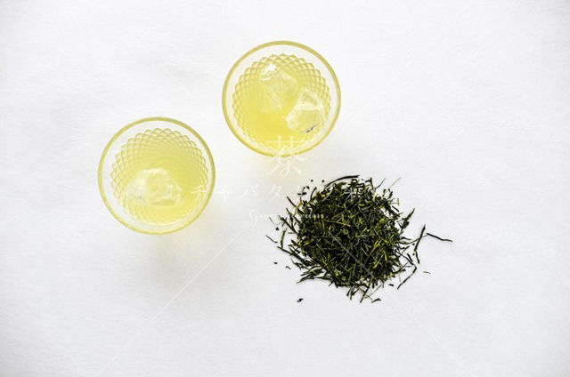 368 煎茶 茶葉と水色