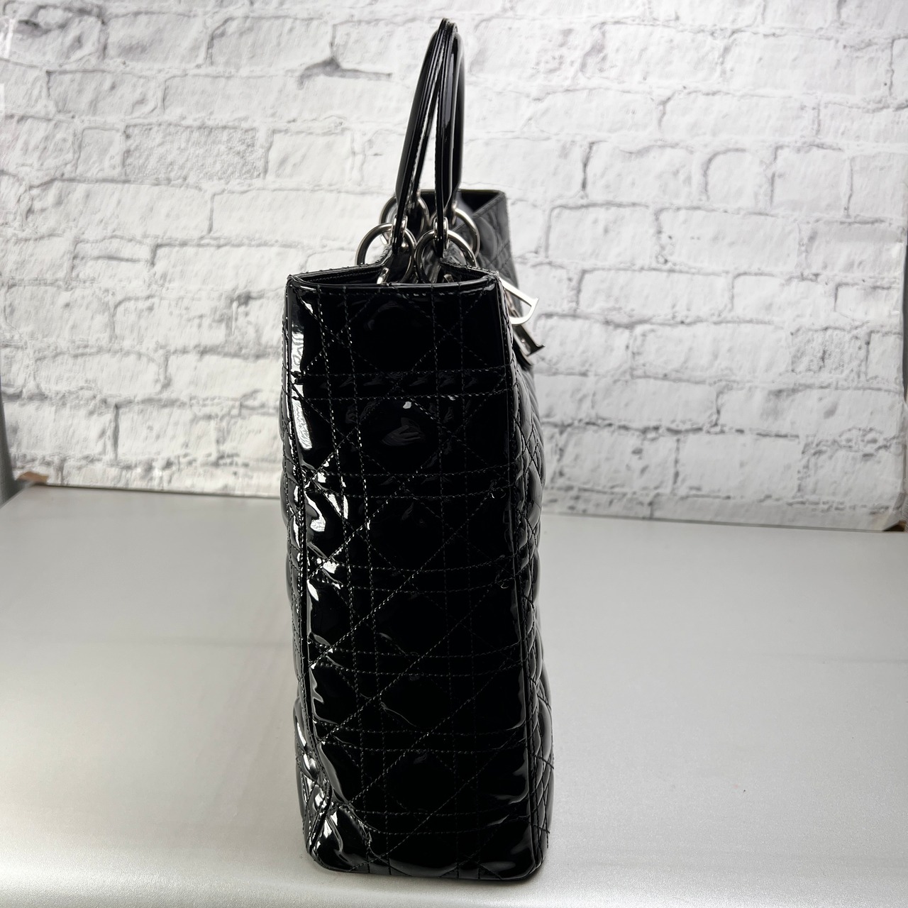Diorレディディオール  カナージュラージ パテントレザー ハンドバッグ ブラック A-12956