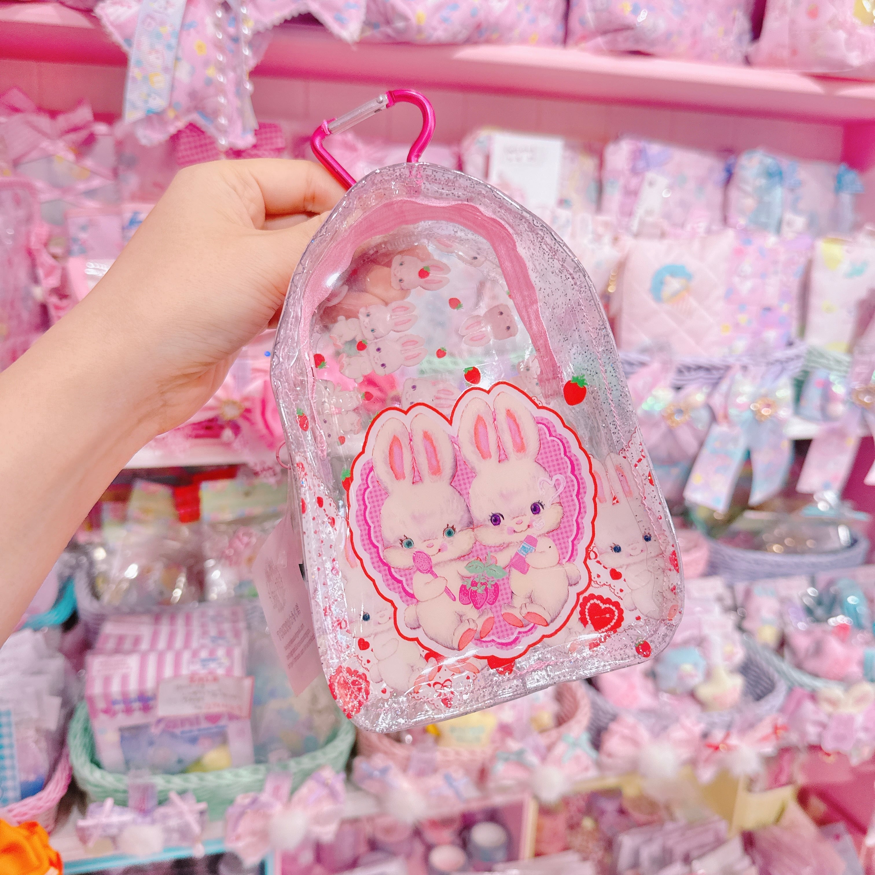 【A2】119-4カラビナ付きお家ポーチ（ぬいぐるみポーチ）