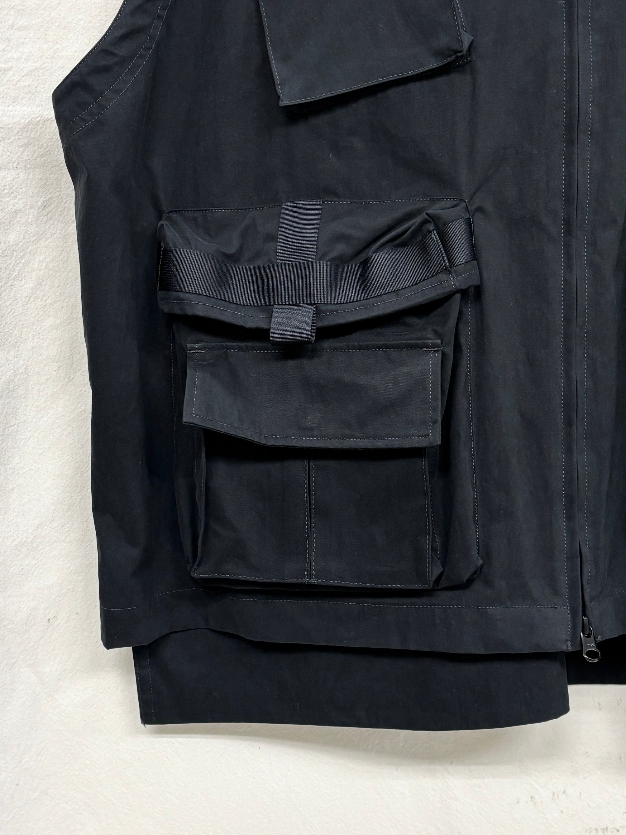 ESSAY / UTILITY VEST (BLACK) | THE MODERN AGE
