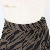 社交ダンス 衣装 スタンダード スカート レッスンウェア レディース DANCE FASHION WORLD ブラック系 ブラウン系 黒 茶 レース 練習着 フレアスカート ダンス衣装 スタンダード用 広がる ふんわり 切替なし シック ゼブラ柄 動物柄 ブラック ブラウン スタイリッシュ 大人 上品 フェミニン 女性用 ポリエステル ファスナー付き 伸縮 あり ウエスト調整 なし ダンス フォーマル 競技用 9号 社交ダンスレッスン ステージ用 練習 女優感 エレガント ダンスファッションワールド