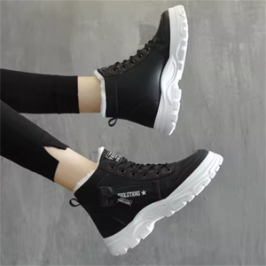 【送料無料】 靴 シューズ 2色 スニーカー 厚底 ふわふわ 裏起毛 かわいい 大人可愛い 大人女子 こなれ感 シンプル カジュアル 大人 上品 おしゃれ お洒落 ラフ コンサバ ガーリー ヘルシー スポーティ 個性派 無地 冬 30代 40代 レディース 女性用 デート お出かけ お茶会 女子会 休日 授業参観 カラバリ デイリーユース 普段使い オルチャン 韓国系 ファッション 楽ちん 暖かい 定番アイテム トレンド   インスタ映え 垢抜け ホワイト ブラック 大人カラー モノトーン