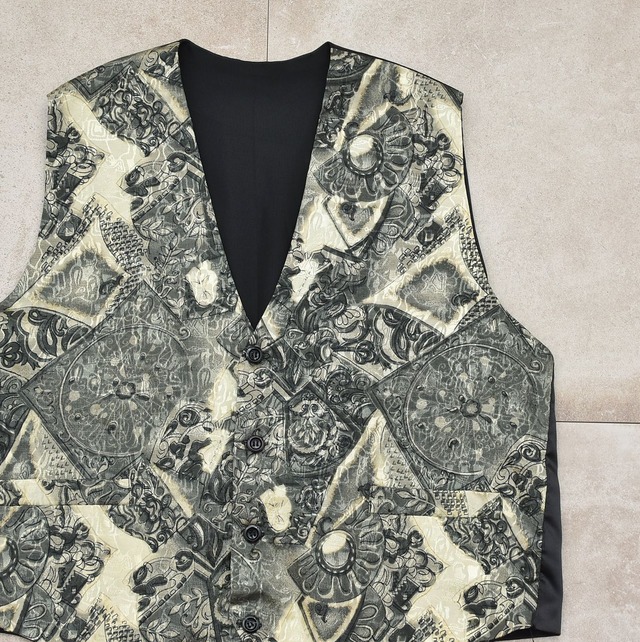 Geometric jacquard & print design vest