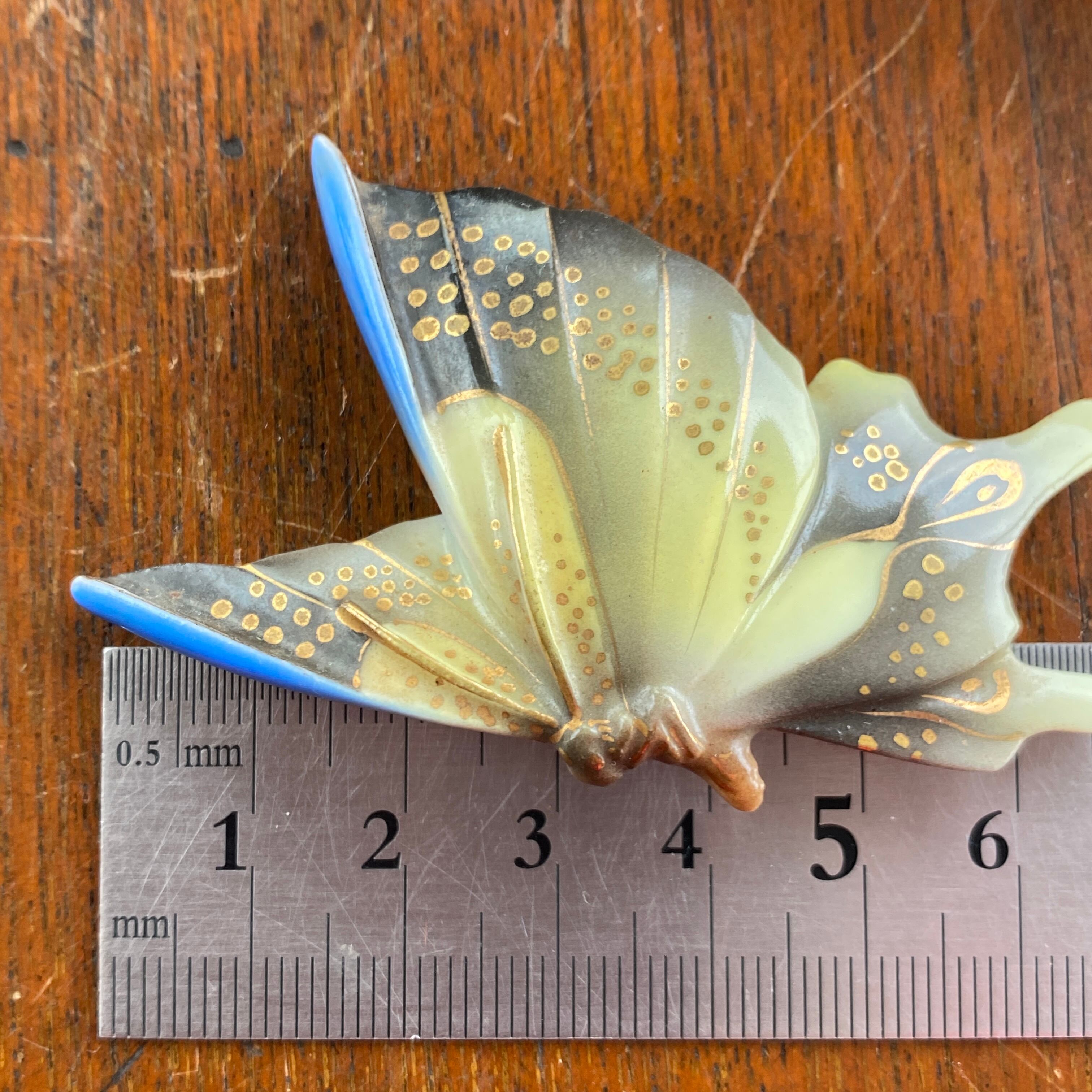 アンティーク　有田磁器　蝶々の帯留め