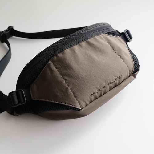 universal products. " Shoulder Poach( KHAKI )"