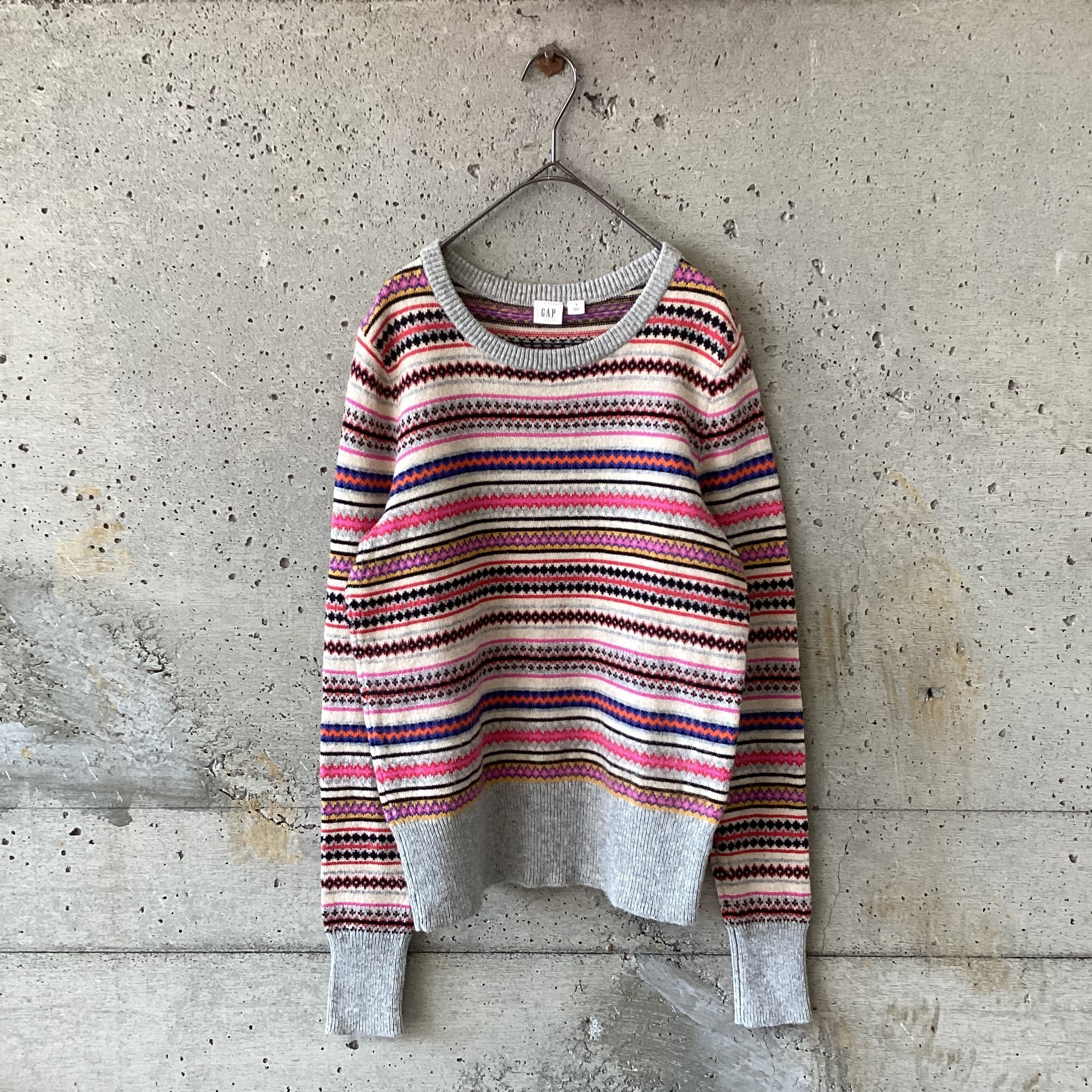 colorful border knit