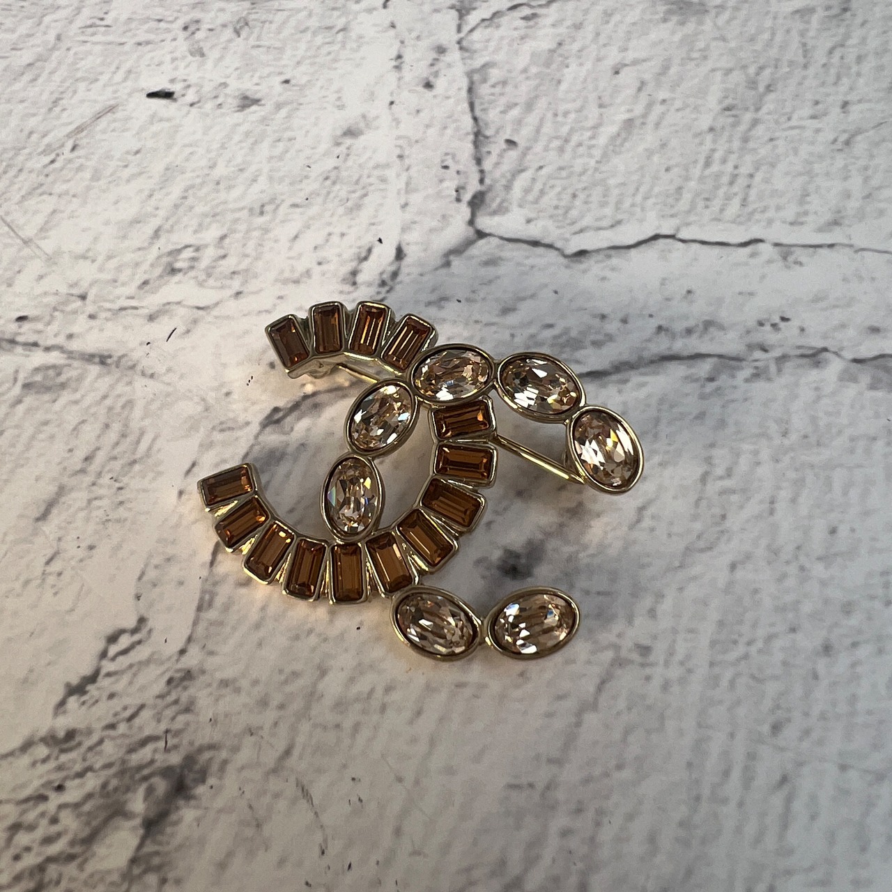 CHANEL シャネル  ストーン B17   ブローチ ゴールド A-9383