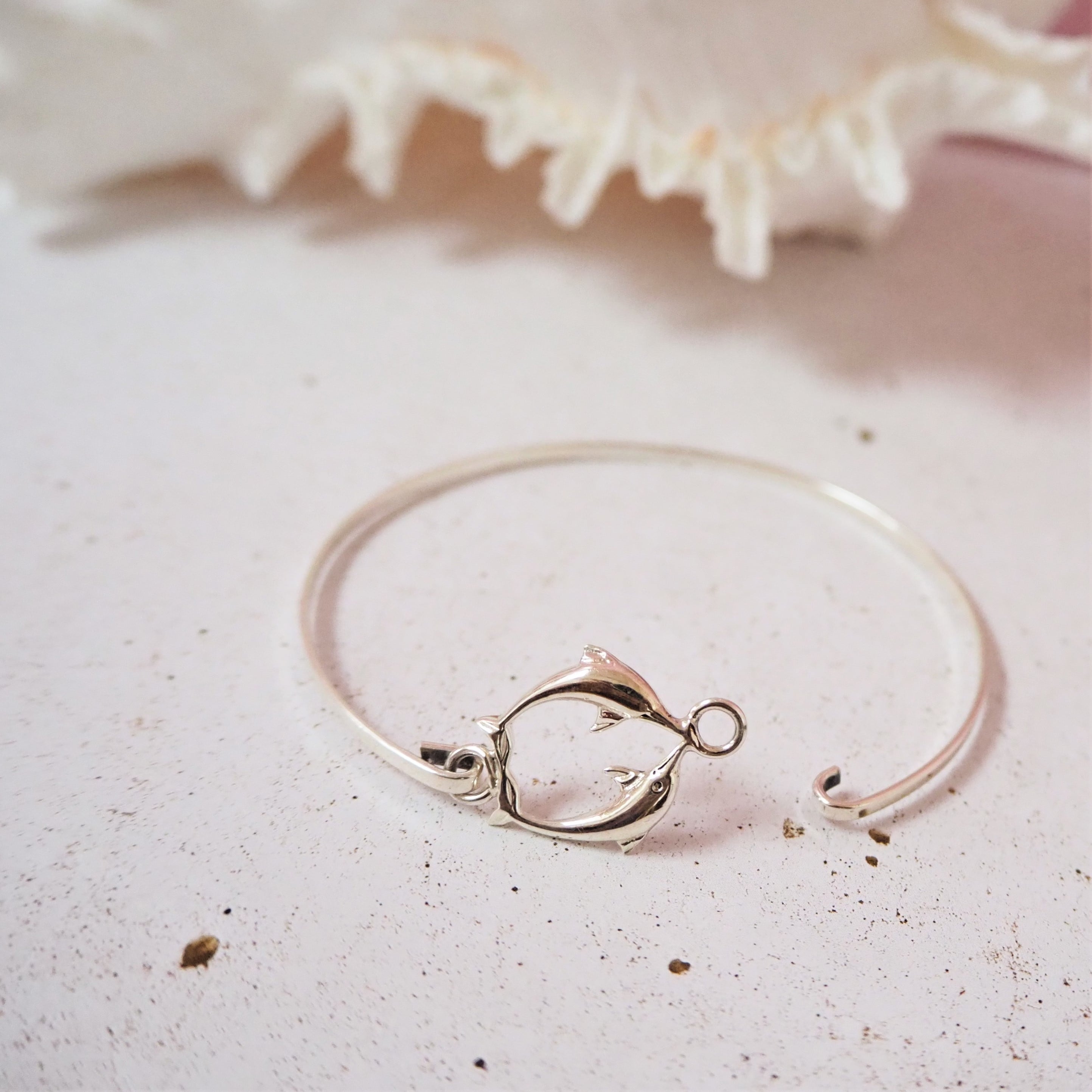 Double Dolphins Hoop Bangle《SILVER925》