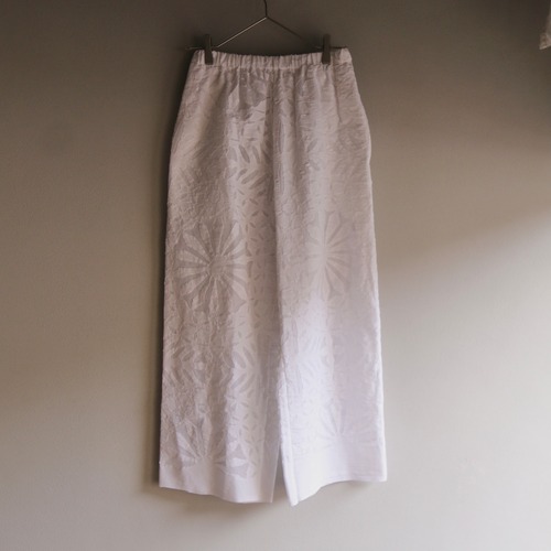 R&D.M.Co-/OLDMAN'S TAILOR オールドマンズテーラー BOTANICAL APPLIQUE RELAX GUM PANTS #6808 WHITE