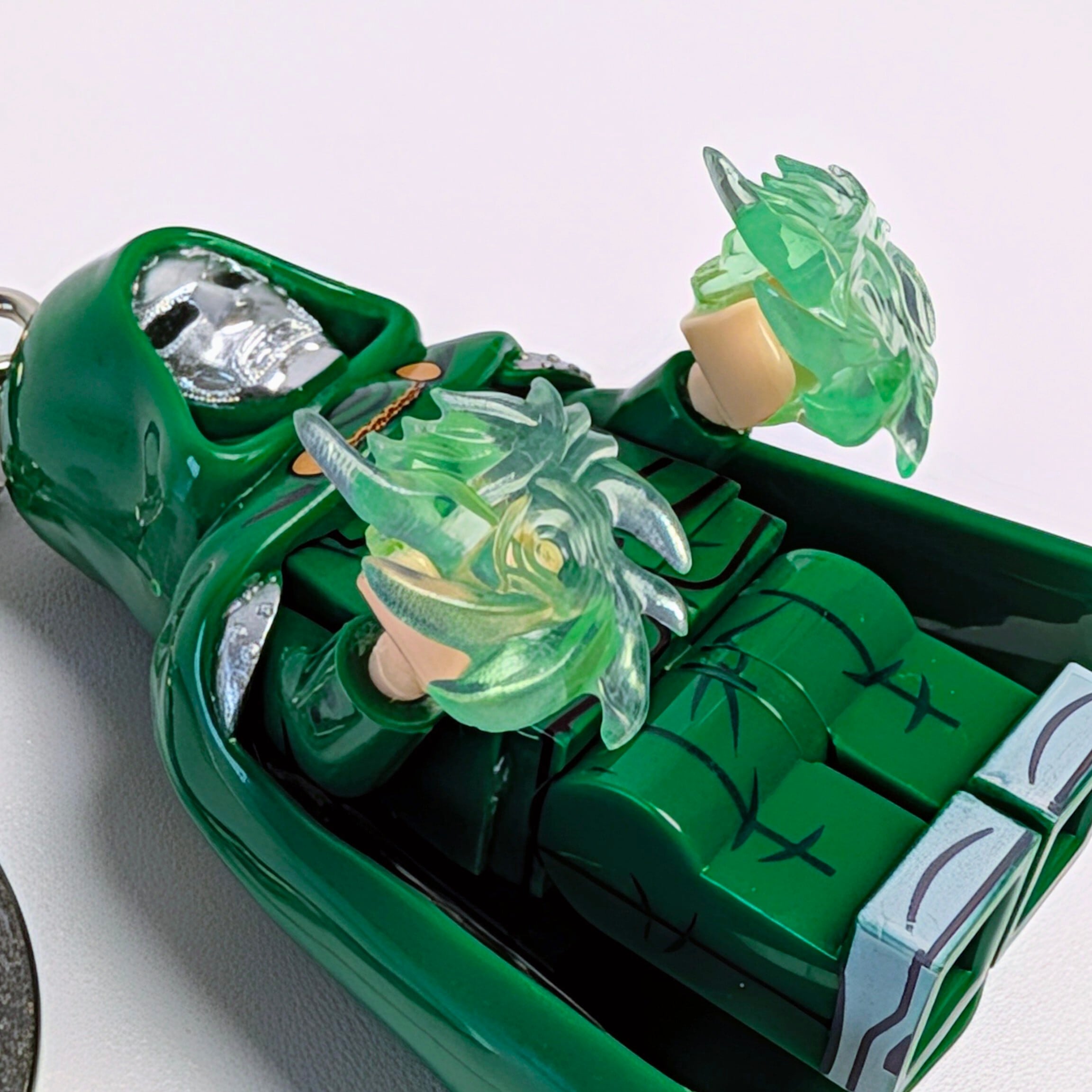 ⚡️今回のDOOMもヤバいっ‼️SPECIAL LIMITED⚡️★ブロックフィギュアキーホルダー★【 Avengers: Doomsday ドゥームズデイ 】『 Dr.DOOM ( ドクタードゥーム ) 』ファンタスティック・フォー / アベンジャーズ / MARVEL〚アメリカン雑貨 アメトイ〛