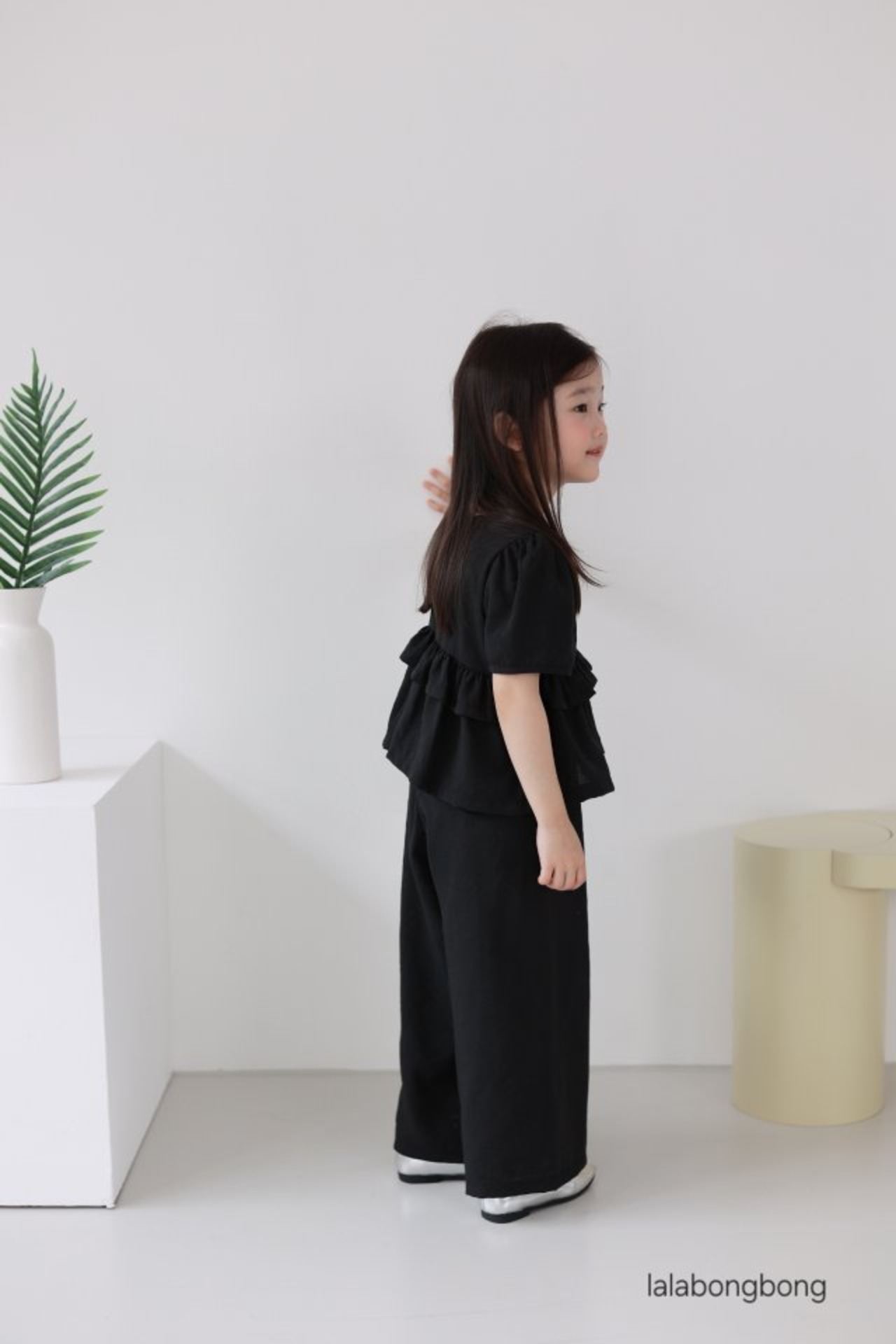 [LALABONGBONG] Linen Frill Blouse / [라라봉봉] 린넨프릴블라우스