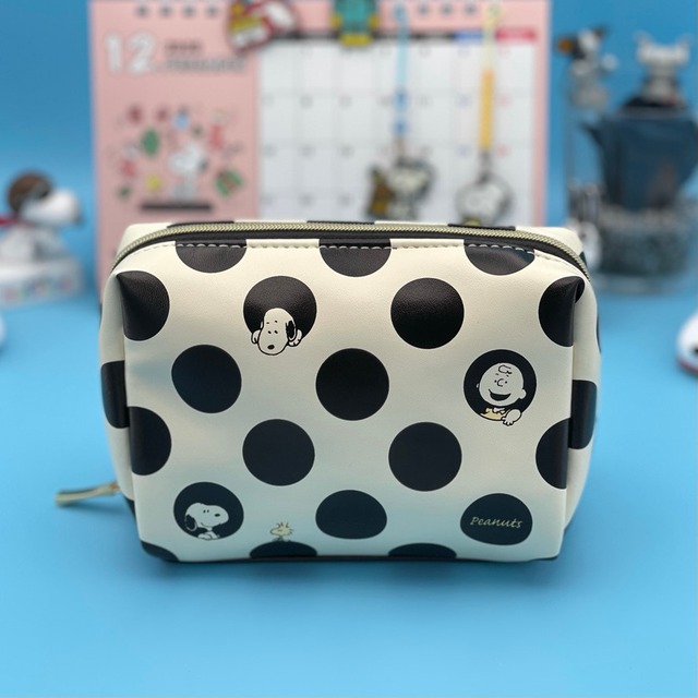 Peanuts Snoopy スヌーピー ドット柄 ミニラウンドポーチ スヌーピーのおへや N おすぬべや Peanuts Snoopy スヌーピー ドット柄 ミニラウンドポーチ スヌーピーのおへや N おすぬべや