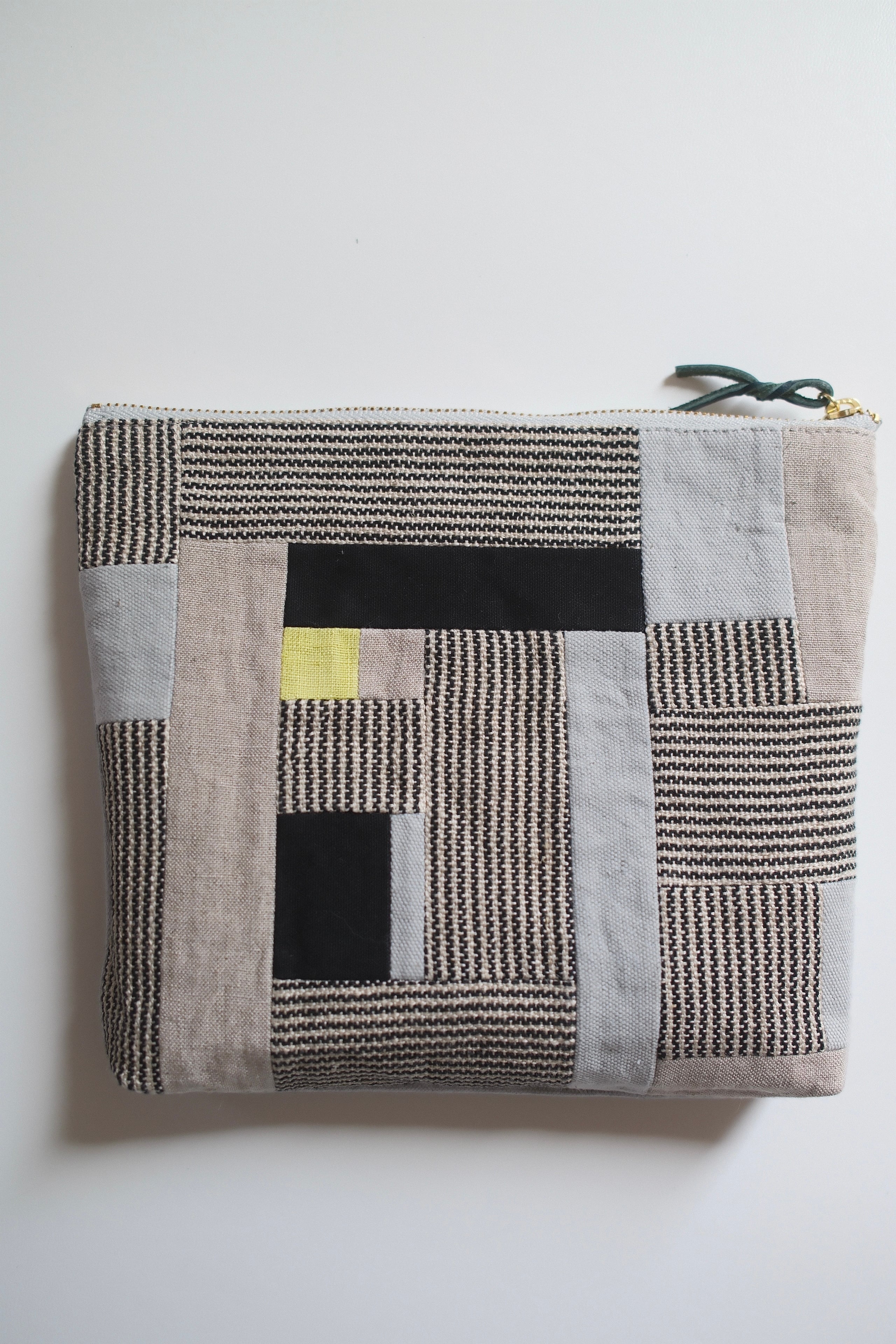 20cm】Hand-woven patchwork pouch #9 | R o c c a