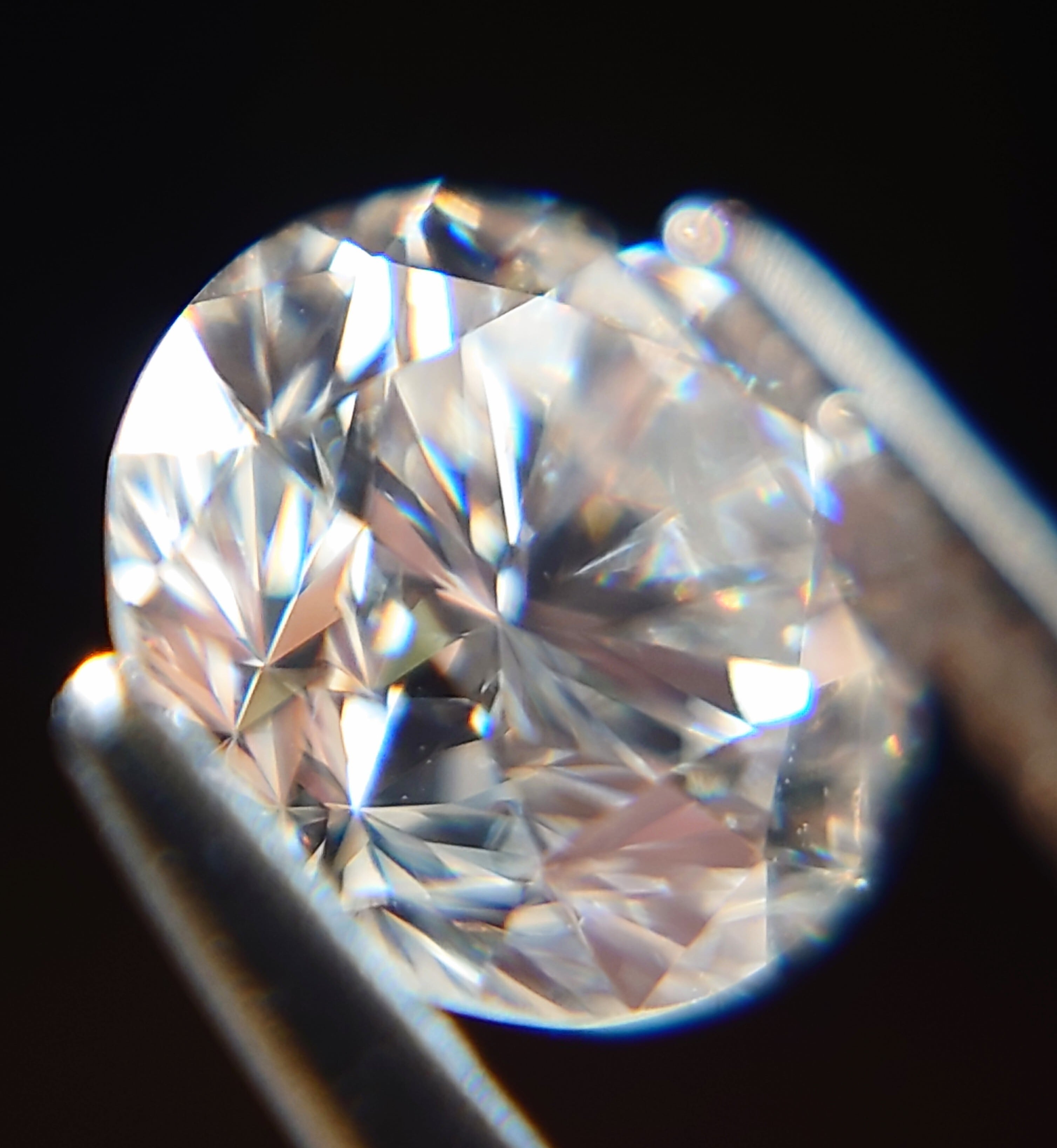 L　I-２　VERY GOOD　１．５００ｃｔ　天然ダイヤルース光沢や透明感は良いです