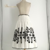 フラダンス 衣装 CoCoEmily ココエミリー パウスカート ホワイト系 ハワイアンプリント 花柄 植物柄 ハワイアン アロハ フラ ダンス レッスン 練習 ハワイアンダンス ブラック系 日本製 白 黒 モノトーン 華やか かわいい おしゃれ 上品 大人っぽい ダンス衣装 練習着 レッスンウェア