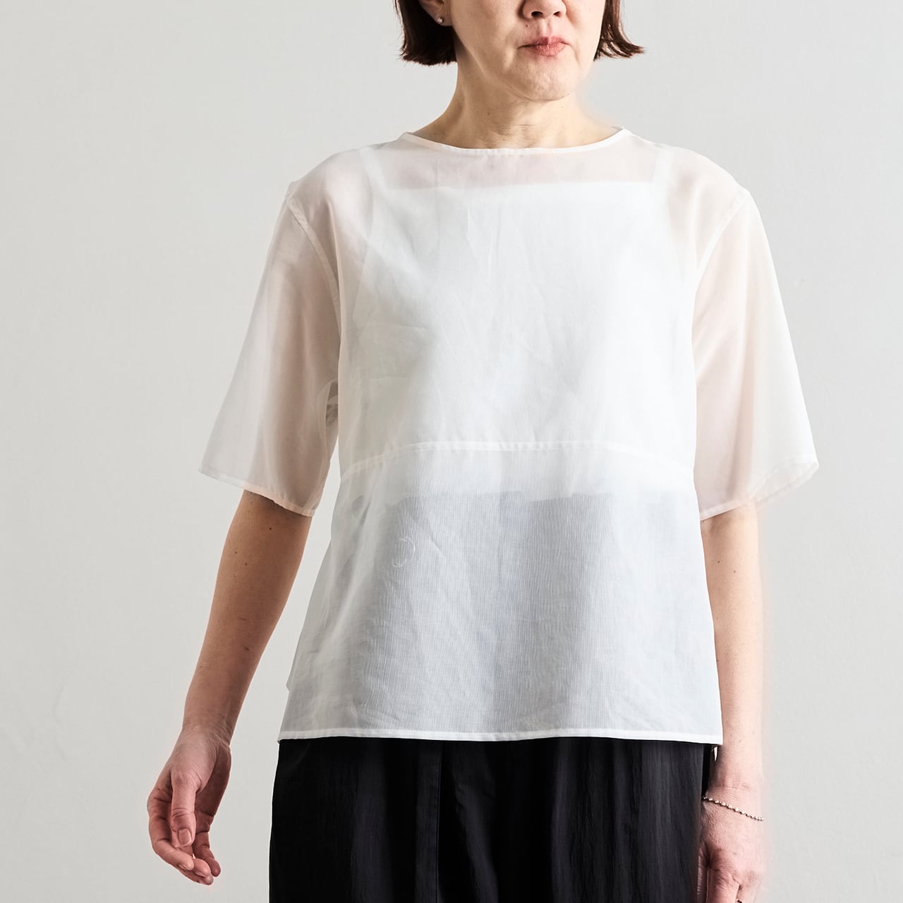 TENNE HANDCRAFTED MODERN テンハンドクラフテッドモダン 日本製 organza short pullover オーガンジーショートプルオーバー Free Black ブラウス トップス【中古】【TENNE HANDCRAFTED MODERN】 TENNE HANDCRAFTED MODERN organza short pullover(ブラック) - BAZAAR