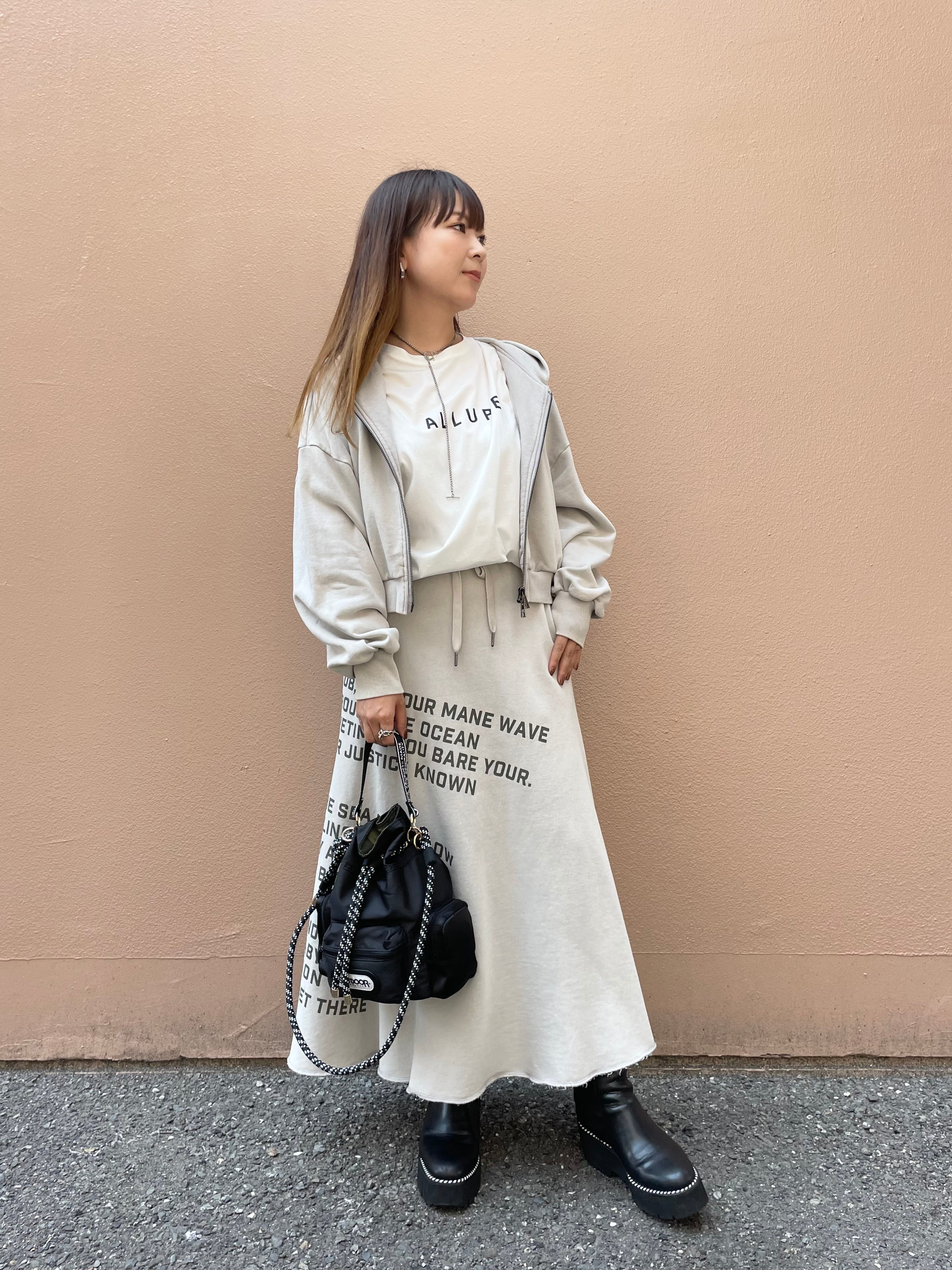 バックロゴパーカー RISLEY(リズレイ) | EARL