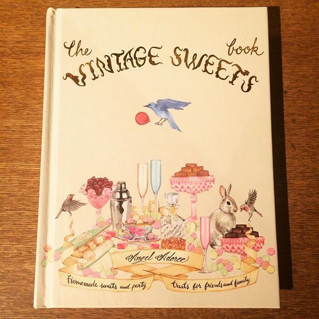 料理の本「The Vintage Sweets Book／Angel Adoree 」 - 画像1