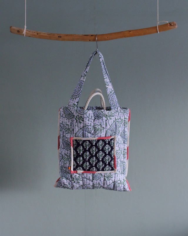 Block quilt tote. [GRN ＆NVY]