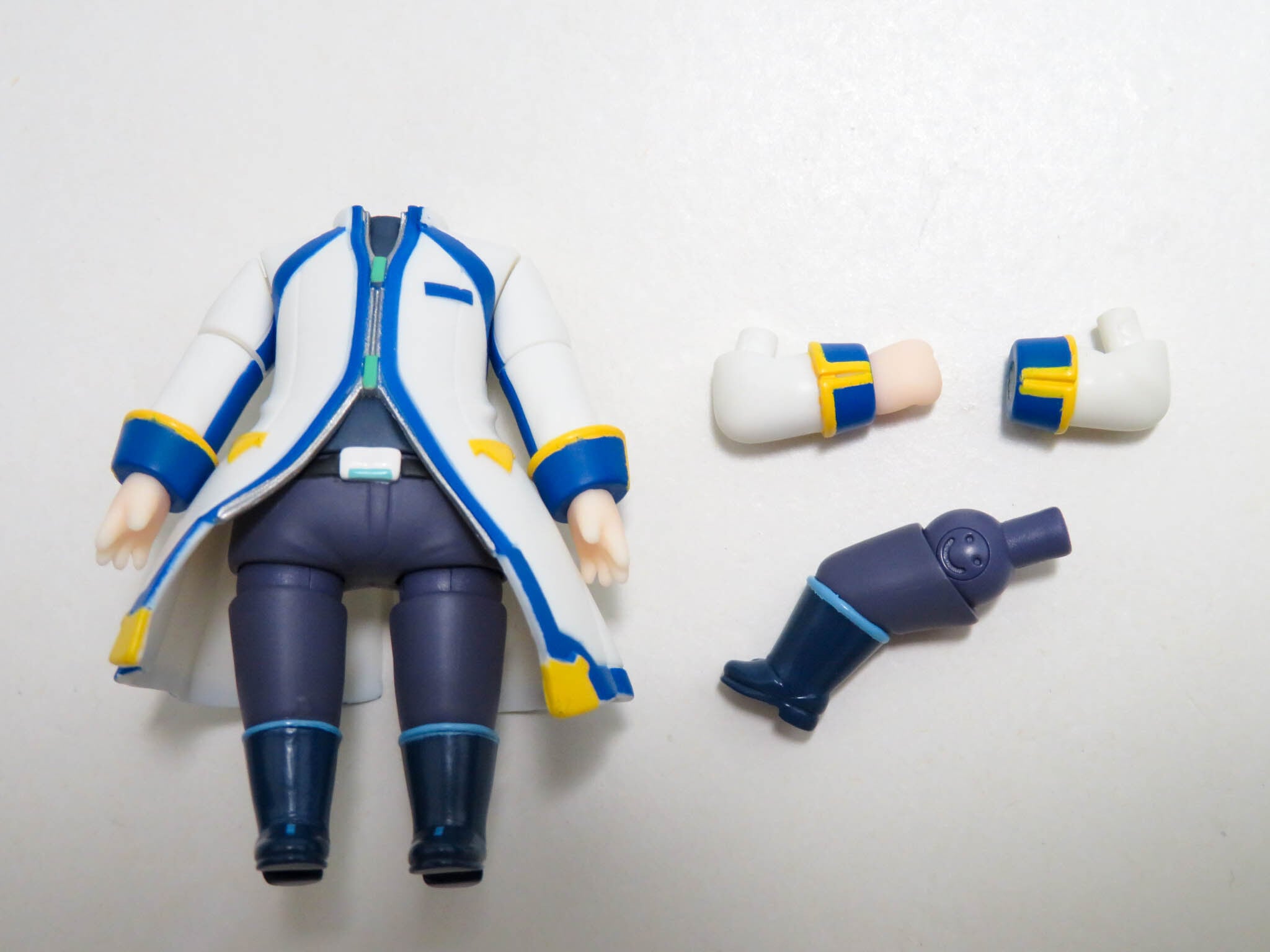 A−ランク）【2844】 KAITO 2.0 体パーツ KAITOの服 ねんどろいど