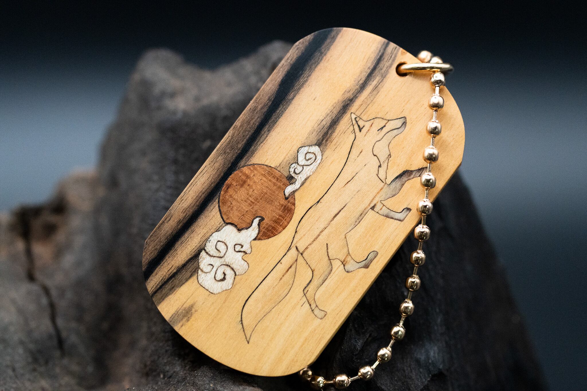 ※【魅惑の黒い紋様】 黒柿 ドッグタグ 象嵌 十五夜きつね