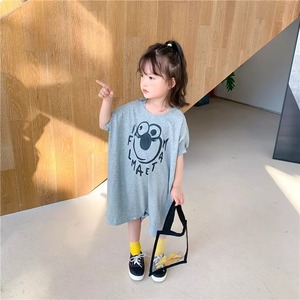 かわいい英字ロゴのゆるゆるワンピース