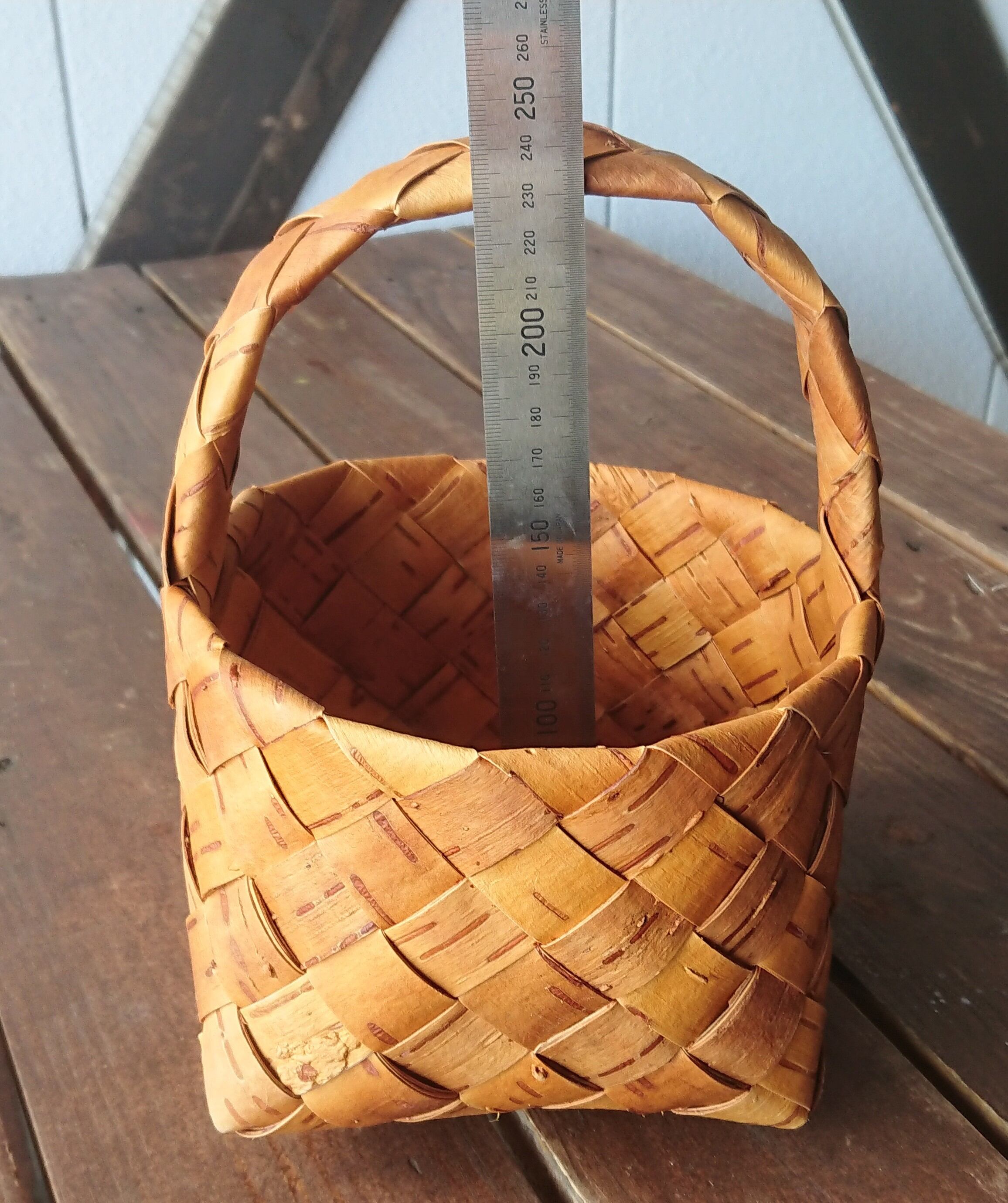 ウダイカンバのワンハンドルカゴ(白樺樹皮細工) | すりりんぐ工房