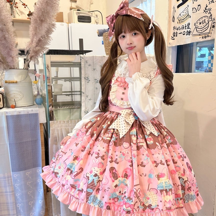 ゆめかわいい量産型 ｜うさぎとスイーツが踊る ピンクのジャンパー