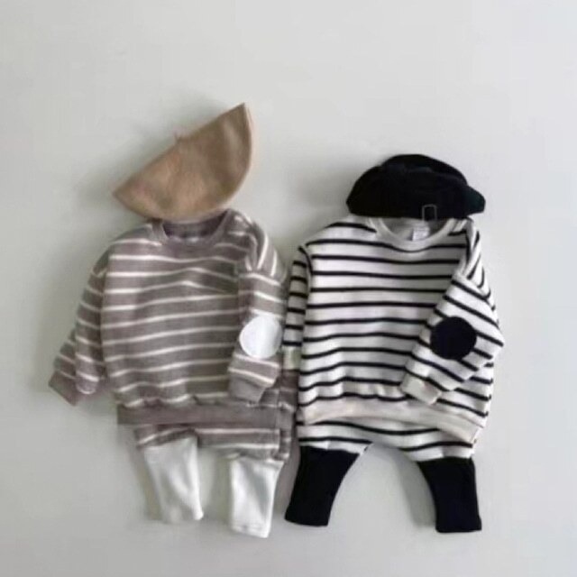 ベビー 冬新作　ボーダー　パッチ付き　セットアップ