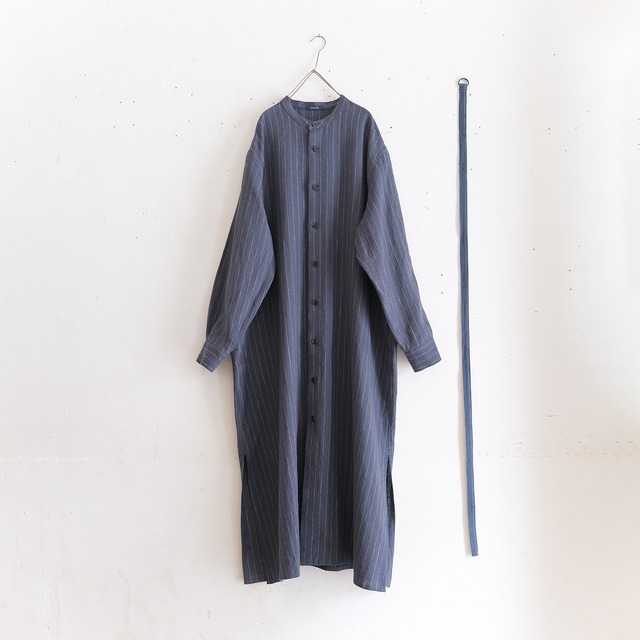 back pin tuck dress／mid weight linen〈pond blue〉