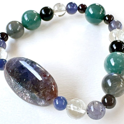 白龍浄化ブレスレット⭐︎ブラッドショットアイオライトトップ(オーバル) 一点物