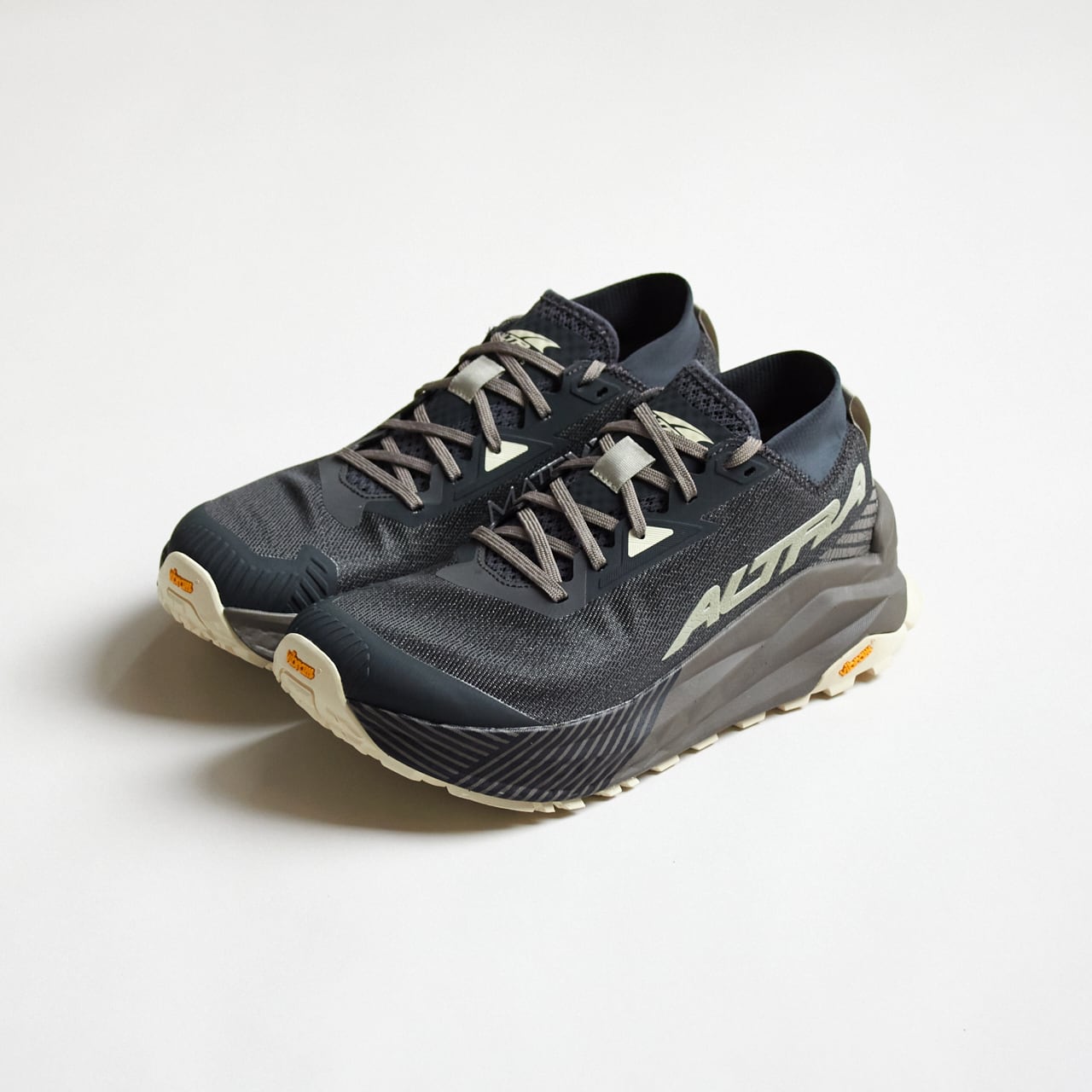 ALTRA(アルトラ)M OLYMPUS 275 (オリンパス275) -TAUPE メンズトレイルランニングシューズ